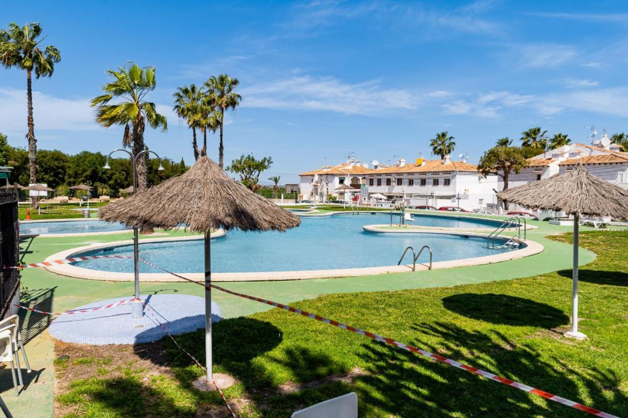 Casa Lago Jardin Alicante Bagian luar foto
