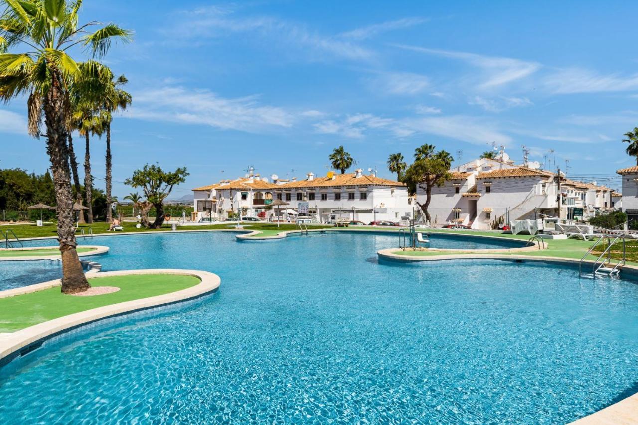 Casa Lago Jardin Alicante Bagian luar foto